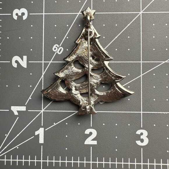 Vintage Rhinestone Christmas Tree Pin Brooch Silver-Tone Metal Red & Clear Stone - Picture 5 of 5